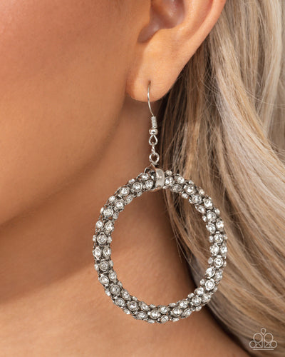 Paparazzi Breathtaking Beacon - White