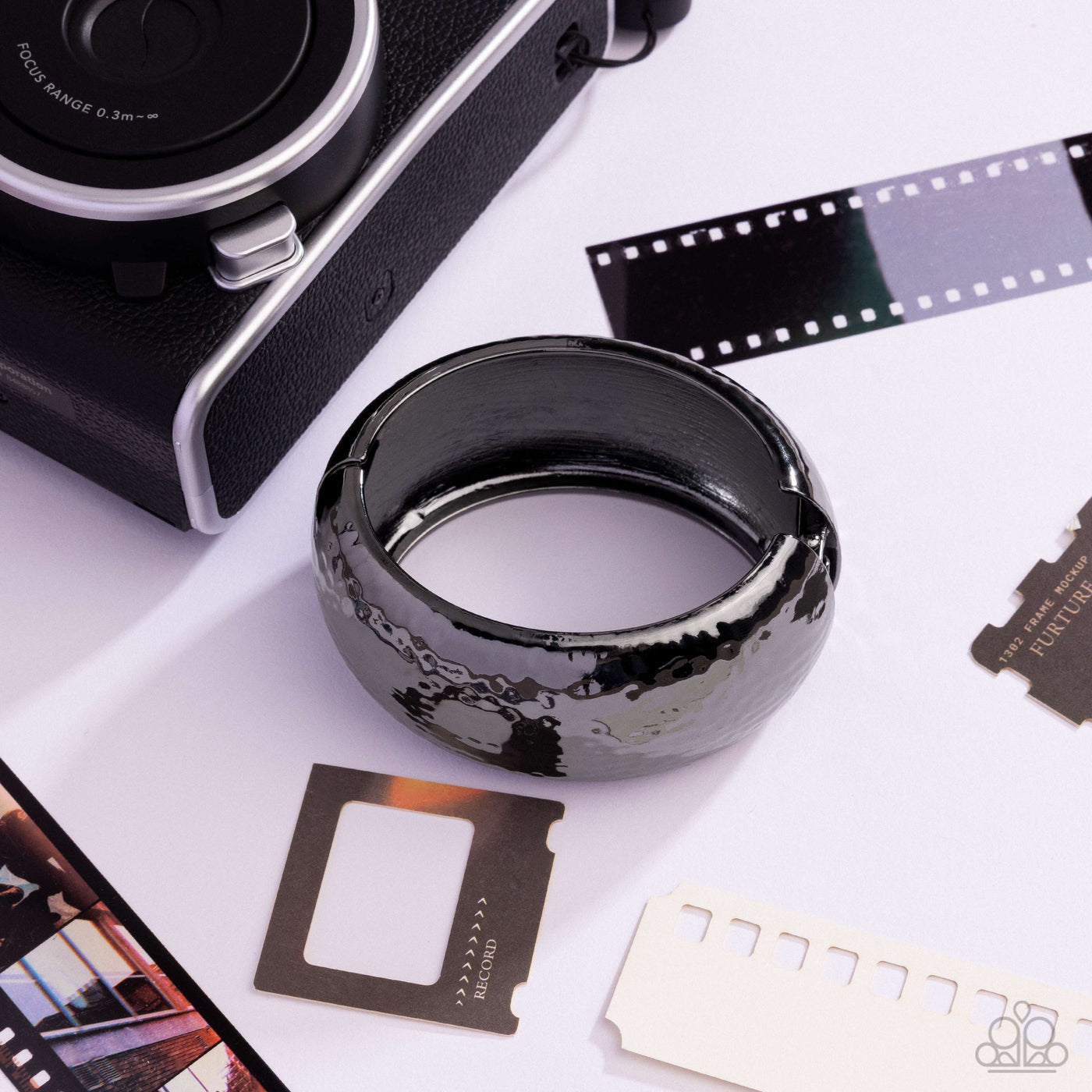 Paparazzi Hammered Hassle - Black