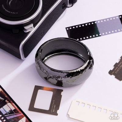 Paparazzi Hammered Hassle - Black