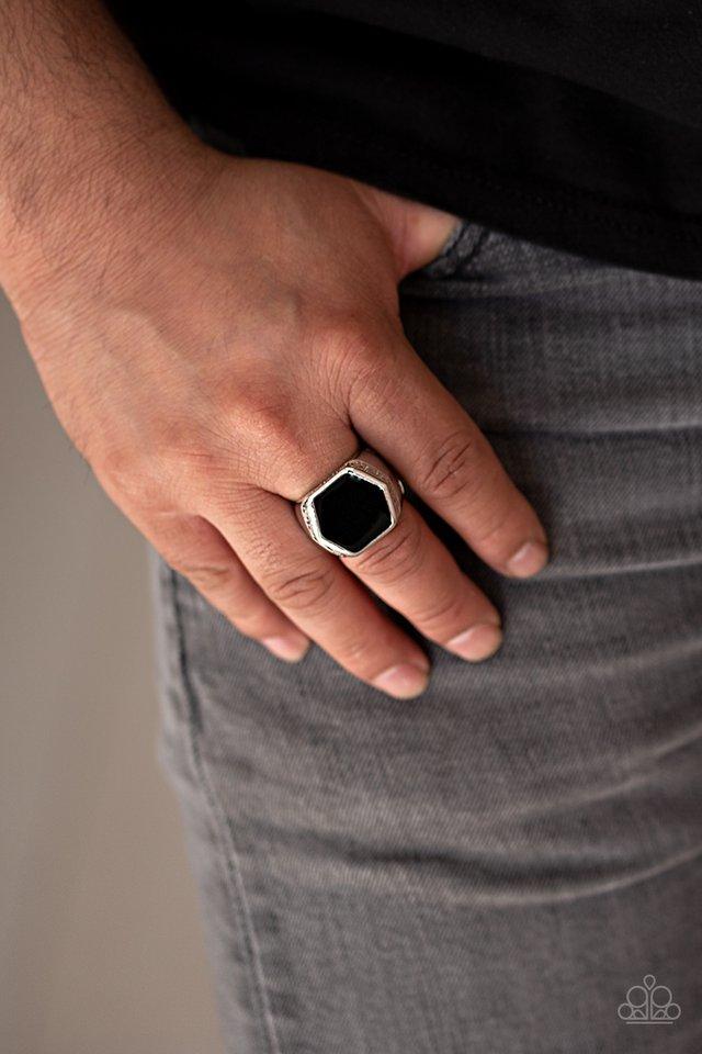 Paparazzi Ring ~ HEX Out - Black